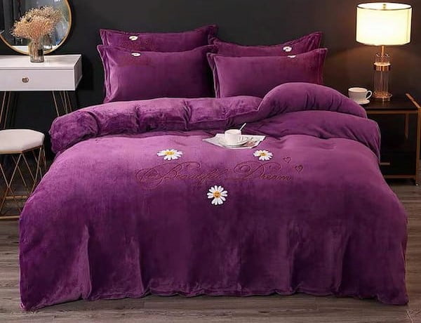 تصویر 1 از رو تختی بنفش ساده و مینیمال با کیفیت